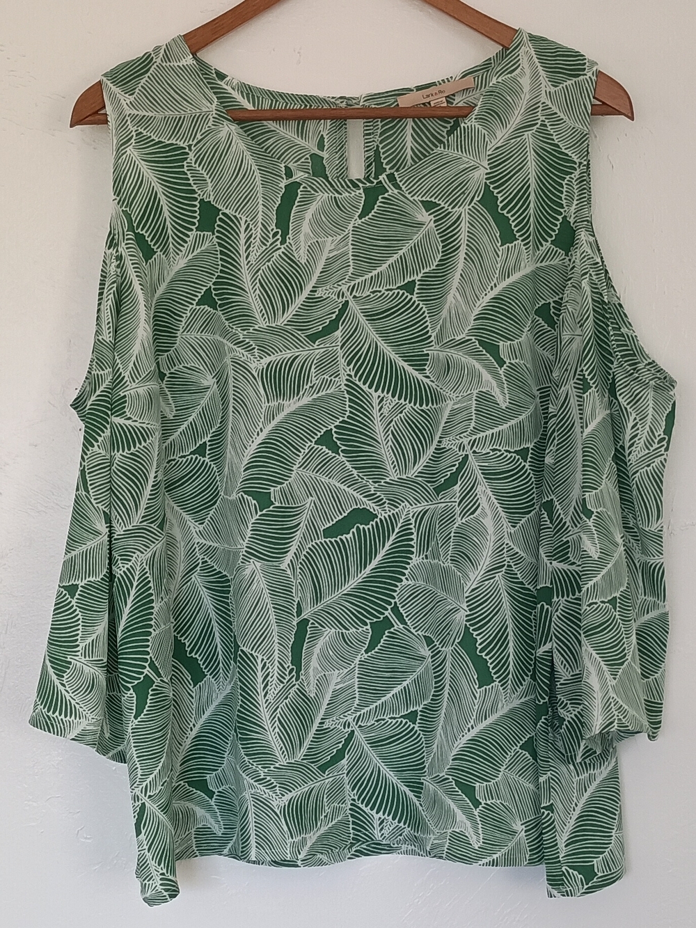 Lark & Ro Green Leaf-Print Cold Shoulder Top